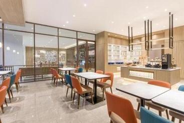 Hanting Hotel Bengbu South Railway Station