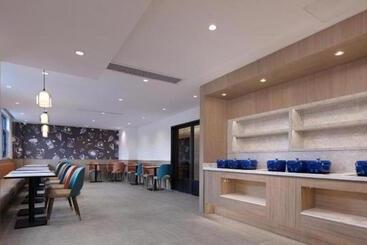 Hanting Hotel Fenghuang Ancient City