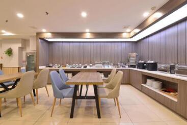 Hanting Hotel Jinan Dikou Road Long Distance Bus Terminal