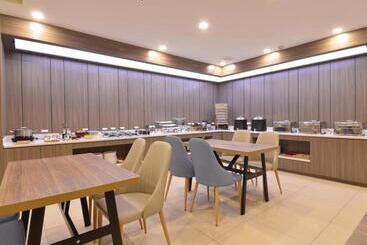 Hanting Hotel Jinan Dikou Road Long Distance Bus Terminal