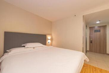Hanting Hotel Jinan Dikou Road Long Distance Bus Terminal