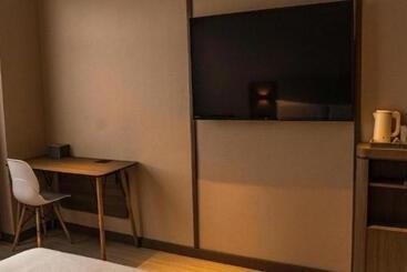 Hanting Hotel Zhalantun Qinghe Home Plaza