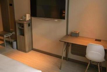 Hanting Hotel Zhalantun Qinghe Home Plaza