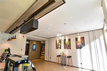 Hanting Hotel Zhangye Gulou