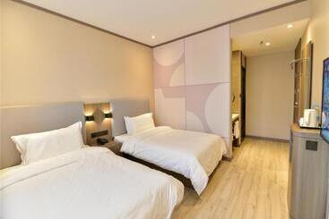 Hanting Hotel Zhangye Gulou