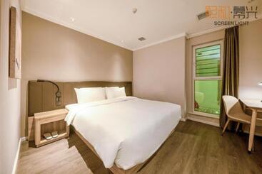 Hanting Premium Hotel Delingha Jinghuawan Plaza
