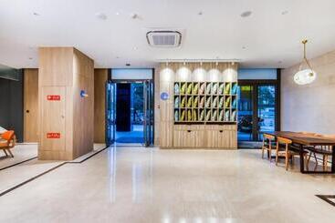 Hanting Premium Hotel Hangzhou Xiaoshan Jianshe 1st Road Metro Station