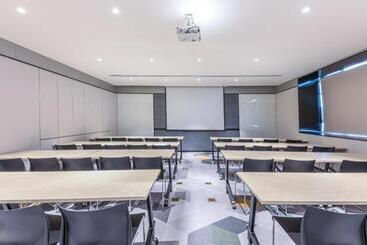 Hanting Premium Hotel Shanghai Yingao West Road Metro Station