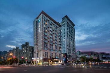 Hanting Premium Hotel Shanghai Yingao West Road Metro Station