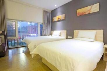 בית מלון כפרי Hi Inn Weifang Railway Station Zhongbai Building