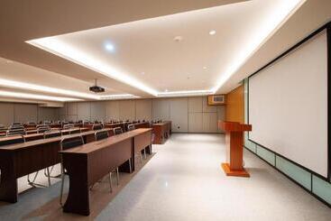 Ji Hotel Jinzhou Yunfei Bridge