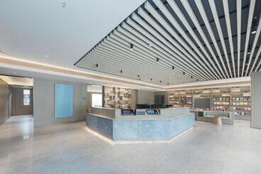 Ji Hotel Shanghai Bao An Road Metro Station