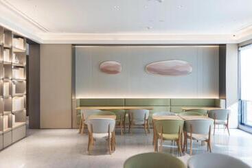 Ji Hotel Shanghai Bao An Road Metro Station