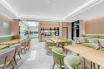 Ji Hotel Shanghai Tonghe Xincun Metro Station