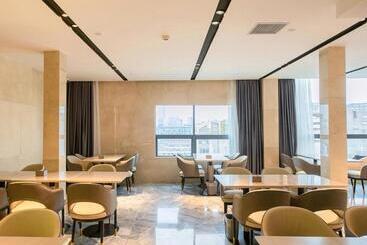 Lavande Hotel Kunming International Exhibition Center