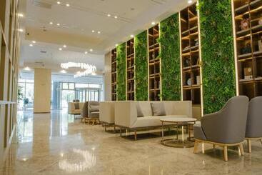 Lavande Hotel Tianjin Huayuan