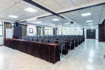 Starway Hotel Anshun Huangguoshu Street Anshun College