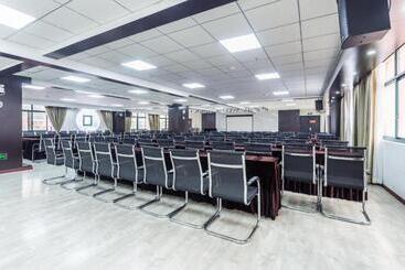 Starway Hotel Anshun Huangguoshu Street Anshun College