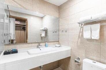 Starway Hotel Chifeng Wanda Plaza
