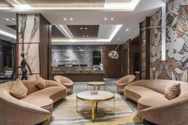 Starway Hotel Jiayuguang Fangte Silk Road Huashen