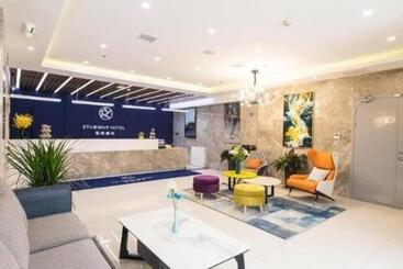 Starway Hotel Linyi University
