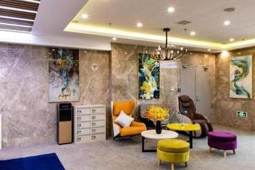 Starway Hotel Linyi University