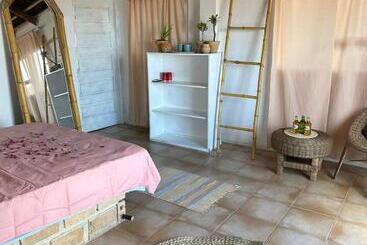 Lehani Beach Hostel