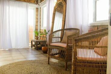 Lehani Beach Hostel