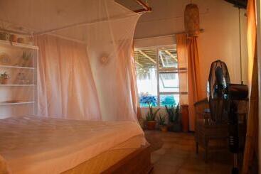 Lehani Beach Hostel