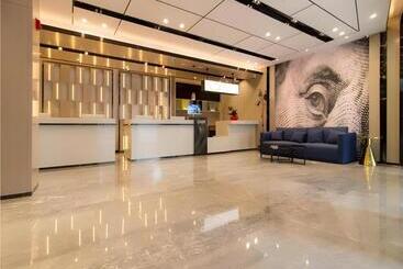 Echarm Hotel Changsha Wuyi Square Railway Metro Station