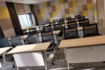 Hanting Premium Hotel Youjia Xianyang Qindu Wanda Plaza