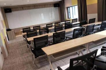 Hanting Premium Hotel Youjia Xianyang Qindu Wanda Plaza
