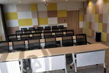 Hanting Premium Hotel Youjia Xianyang Qindu Wanda Plaza
