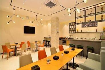 هتل City Comfort Inn Kunming High Speed Railway South Station 7th Street Area