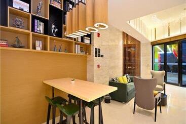 هتل City Comfort Inn Kunming High Speed Railway South Station 7th Street Area