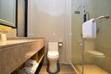 هتل City Comfort Inn Kunming High Speed Railway South Station 7th Street Area