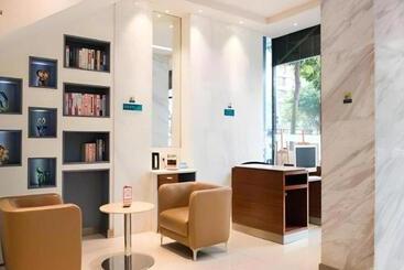 هتل City Comfort Inn Yulin Youth Square 1st People S Hospital