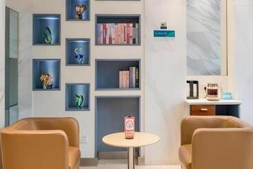 هتل City Comfort Inn Yulin Youth Square 1st People S Hospital