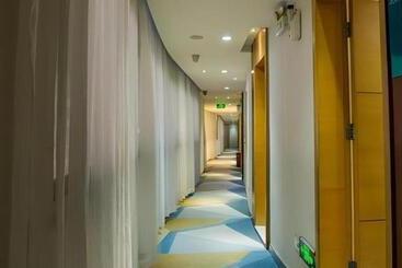 هتل City Comfort Inn Yulin Youth Square 1st People S Hospital