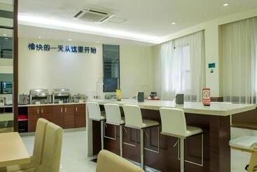 هتل City Comfort Inn Yulin Youth Square 1st People S Hospital