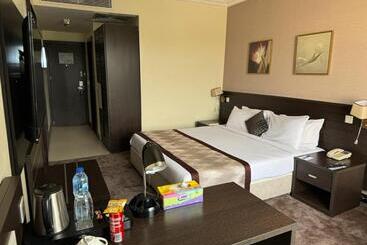 هتل Golden Tulip Ibadan