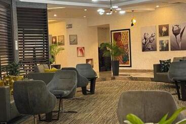 هتل Golden Tulip Ibadan