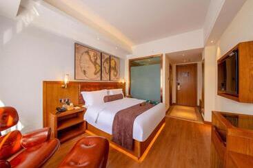 هتل James Joyce Coffetel Kunming Railway Station Huancheng Nan Road Metro Station