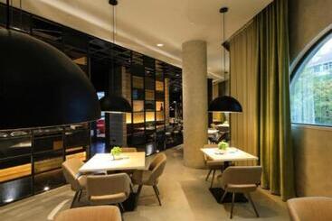 هتل Jinjiang Inn Select Tianjin Xiaobailou Metro Station