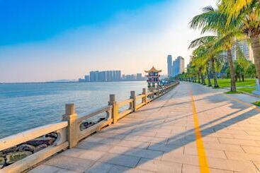 هتل Jtour Inn Zhuhai Xiangzhou Mingzhu Light Rail Station