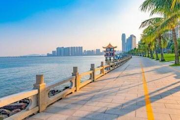 هتل Jtour Inn Zhuhai Xiangzhou Mingzhu Light Rail Station