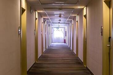 هتل Jtour Inn Zhuhai Xiangzhou Mingzhu Light Rail Station