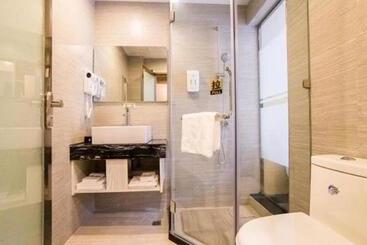 هتل Jtour Inn Zhuhai Xiangzhou Mingzhu Light Rail Station