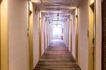 هتل Jtour Inn Zhuhai Xiangzhou Mingzhu Light Rail Station