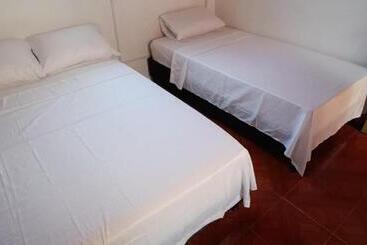 هتل Los Pinos